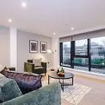 Stylish 2-bed Centre With Parking *