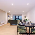 Stylish 2-bed Centre With Parking Appartement Leeds (West Yorkshire)