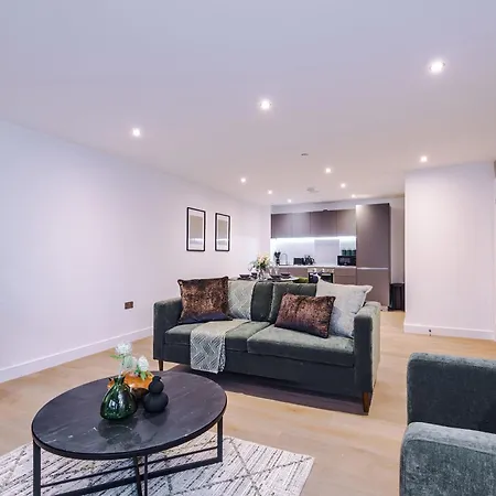 Stylish 2-bed Centre With Parking Διαμέρισμα Λιντς