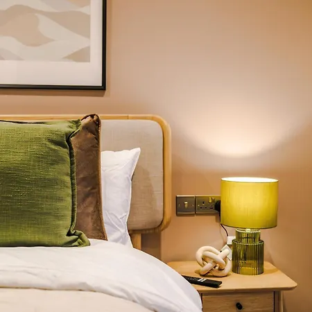 Stylish 2-bed Centre With Parking Appartement