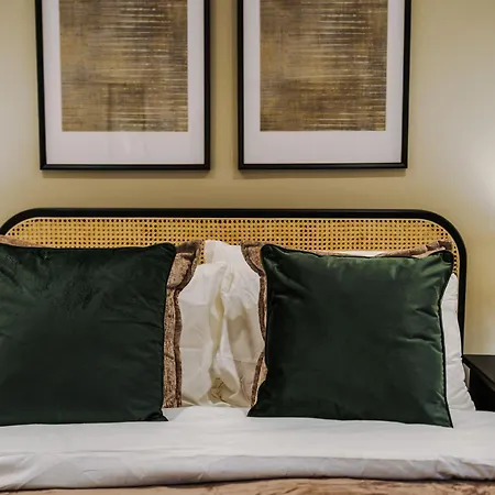 Stylish 2-Bed City Centre Apt With Parking 公寓 *