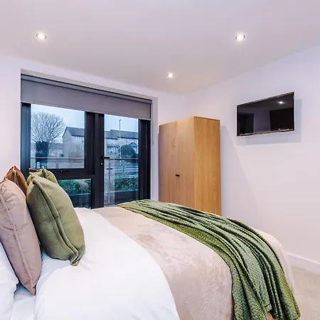 Stylish 2-Bed City Centre Apt With Parking 公寓 *