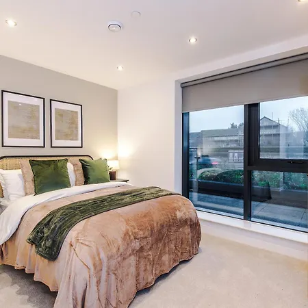 Διαμέρισμα Stylish 2-bed Centre With Parking