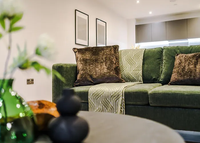 Stylish 2-bed Centre With Parking * Leeds (West Yorkshire)