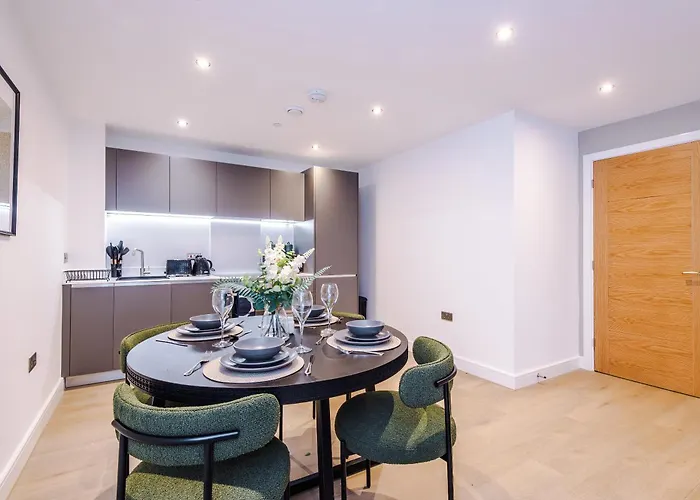 Stylish 2-Bed City Centre Apt With Parking * 利兹