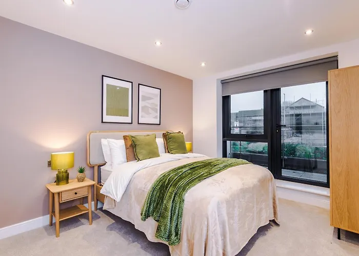 Stylish 2-bed Centre With Parking Appartement