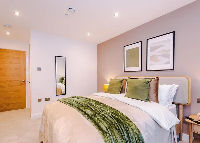 Stylish 2-Bed City Centre Apt With Parking 公寓 *