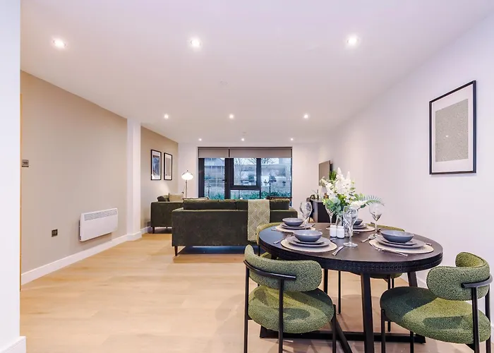 Stylish 2-Bed City Centre Apt With Parking 公寓 利兹